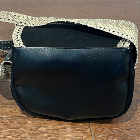 Stuart Weitzman Black Suede and Leather Shoulder Bag - Picture 4 of 6
